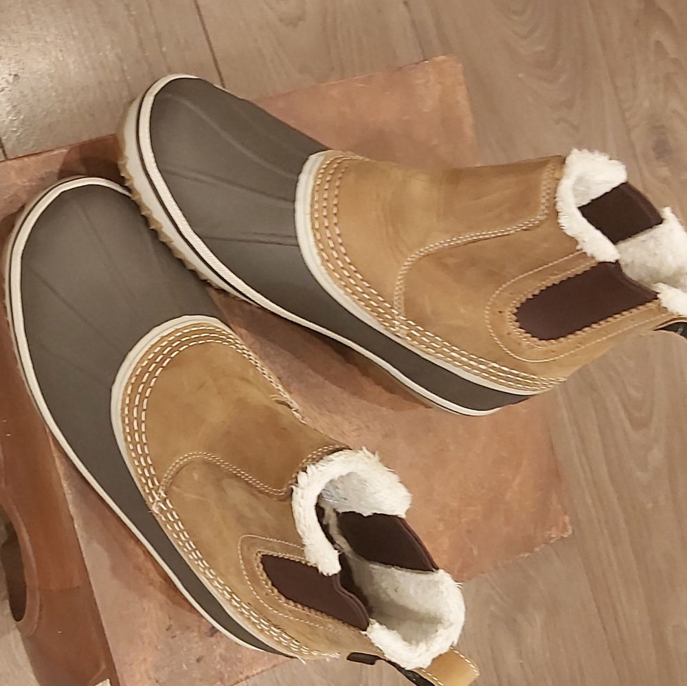 Eddie Bauer Tan and Gray Women's Boots